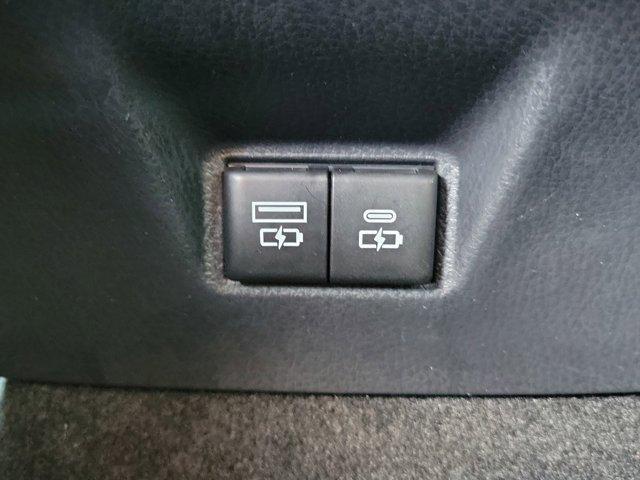 Photo of 2025 Ice Cap Toyota Camry