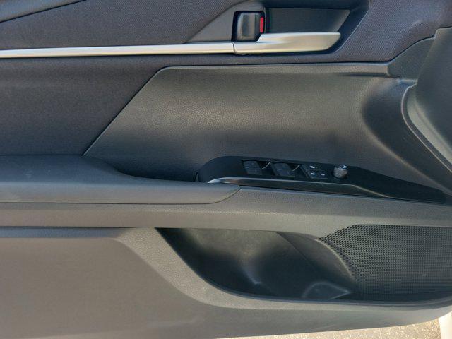 Photo of 2025 Ice Cap Toyota Camry