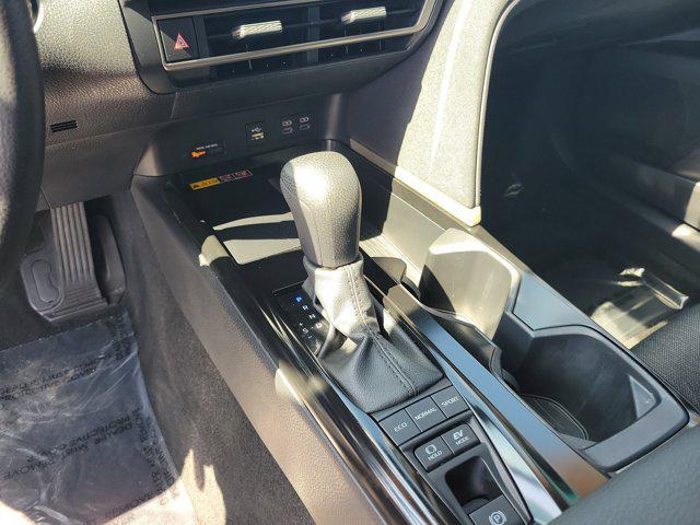 Photo of 2025 Ice Cap Toyota Camry