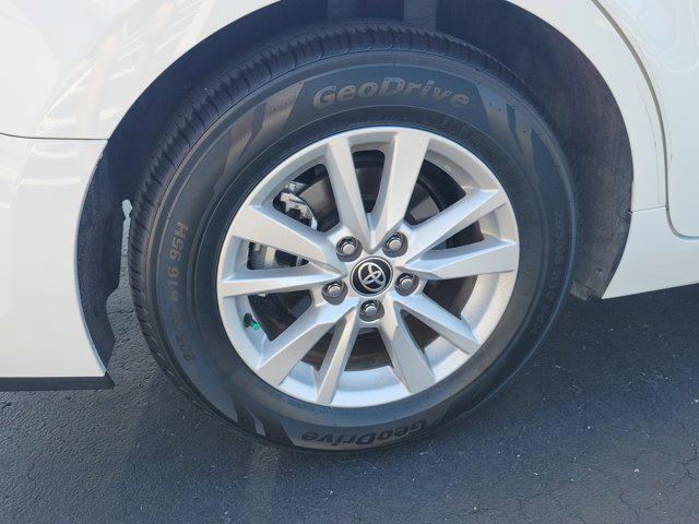 Photo of 2025 Ice Cap Toyota Camry