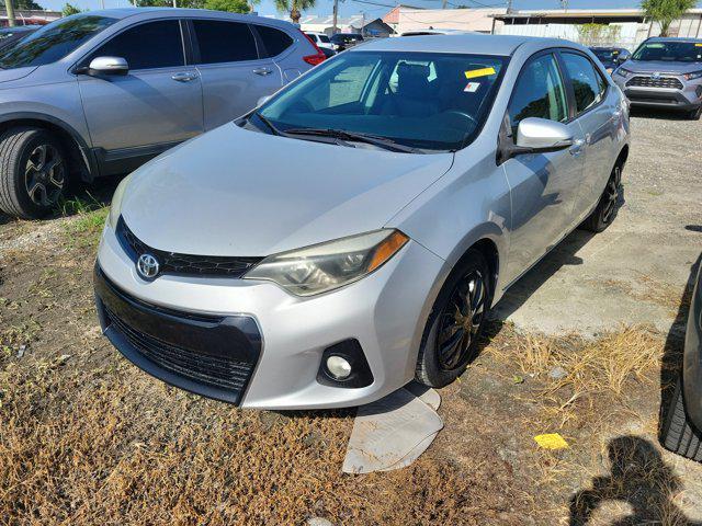 Photo of 2015 Classic Silver Metallic Toyota Corolla