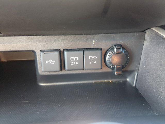 Photo of 2021 Moon Dust Toyota Highlander
