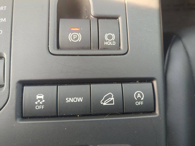 Photo of 2021 Moon Dust Toyota Highlander