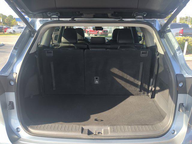 Photo of 2021 Moon Dust Toyota Highlander