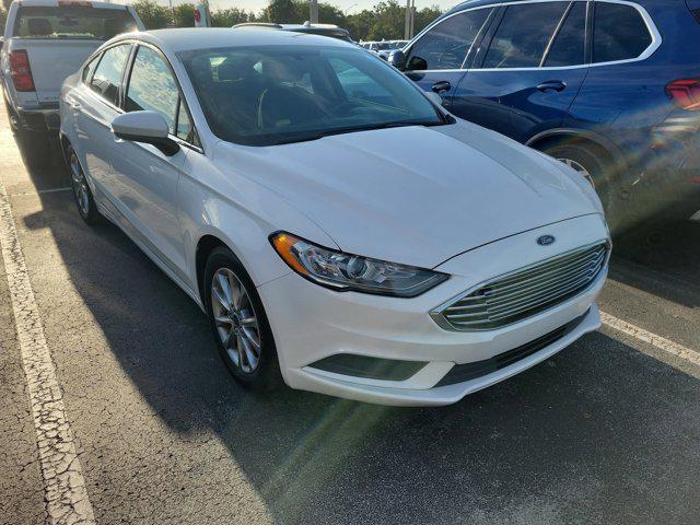 Photo of 2017 WHITE PLATINUM MET TRI-COAT Ford Fusion