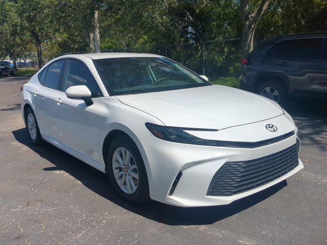 Photo of 2025 Ice Cap Toyota Camry