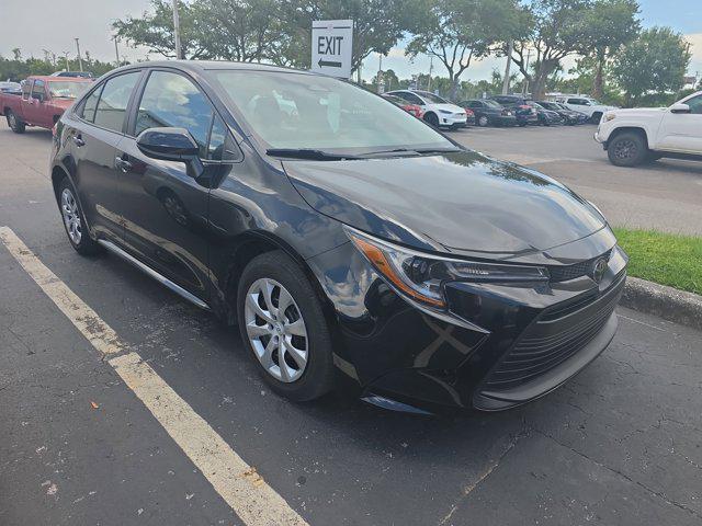 Photo of 2023 Midnight Black Metallic Toyota Corolla