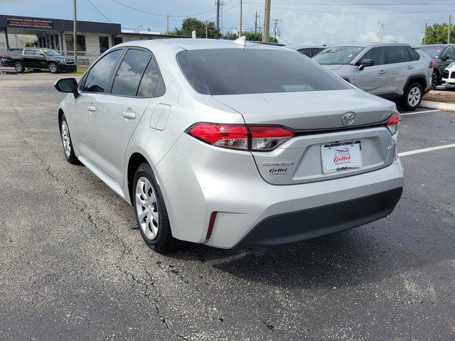 Photo of 2024 Classic Silver Metallic Toyota Corolla