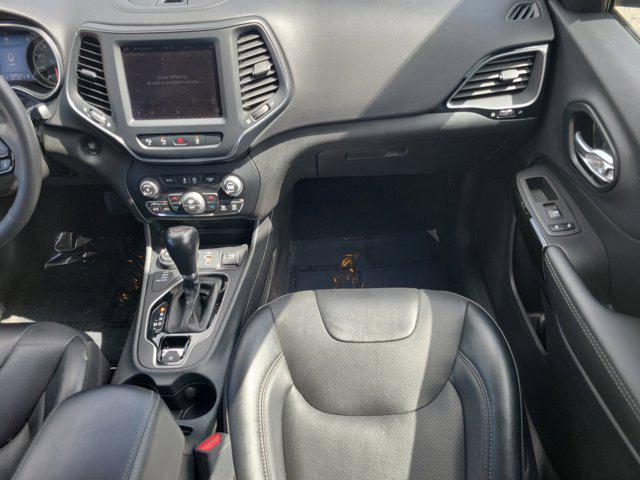 Photo of 2023 Granite Crystal Metallic Clearcoat Jeep Cherokee