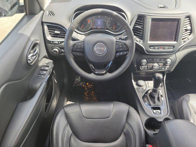 Photo of 2023 Granite Crystal Metallic Clearcoat Jeep Cherokee