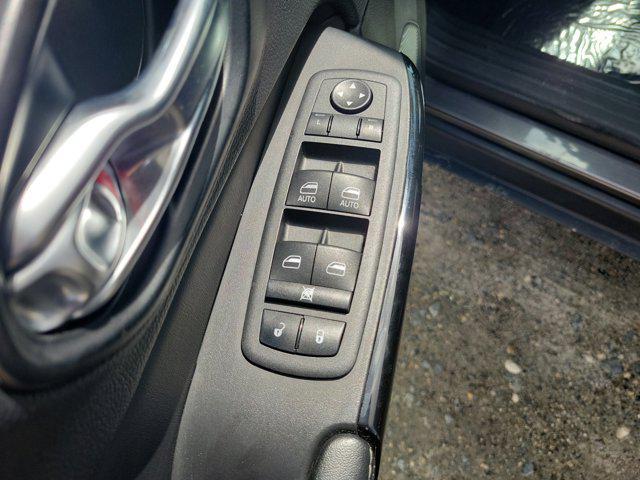 Photo of 2023 Granite Crystal Metallic Clearcoat Jeep Cherokee