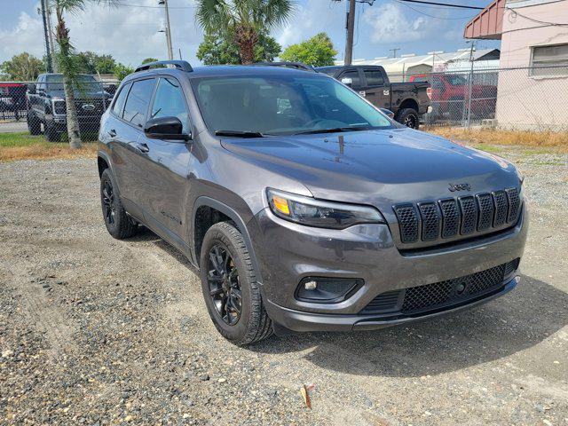 Photo of 2023 Granite Crystal Metallic Clearcoat Jeep Cherokee