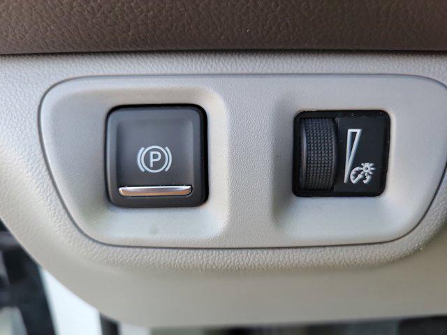 Photo of 2023 Summit White GMC Acadia