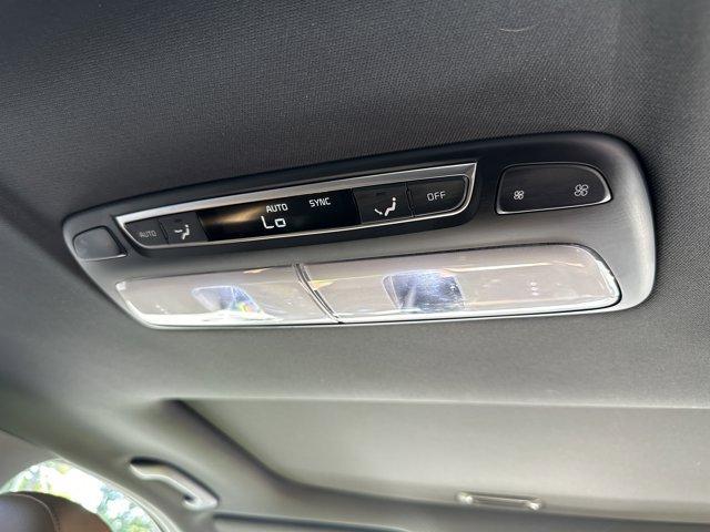 Photo of 2020 Ebony Black Kia Telluride