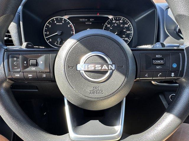 Photo of 2023 White Nissan Rogue
