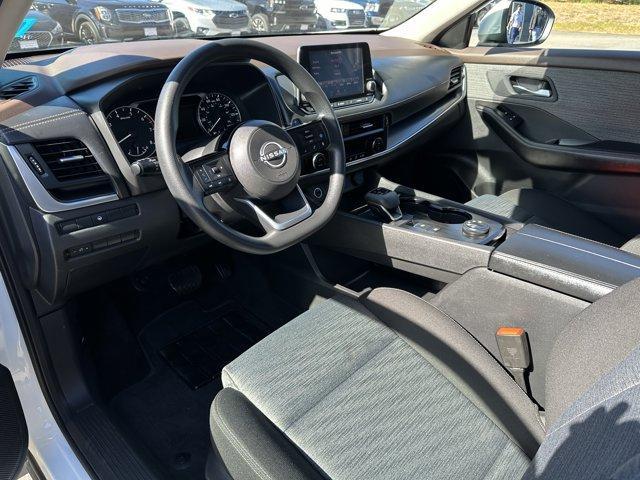 Photo of 2023 White Nissan Rogue
