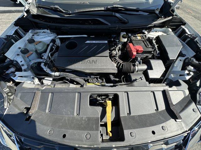 Photo of 2023 White Nissan Rogue