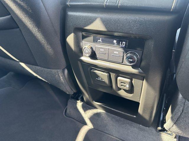 Photo of 2021 Silver Ice Metallic Chevrolet Traverse