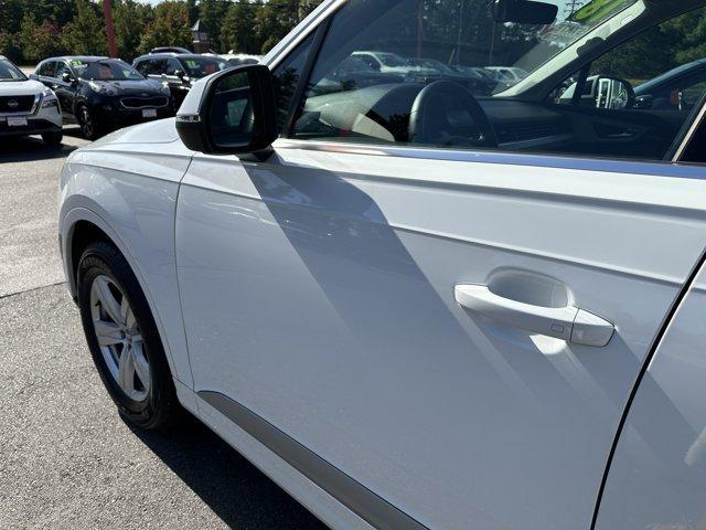 Photo of 2018 Glacier White Metallic Audi Q7