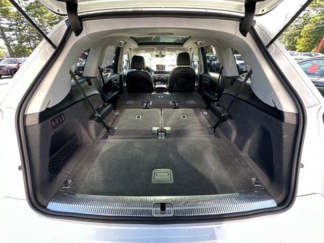 Photo of 2018 Glacier White Metallic Audi Q7