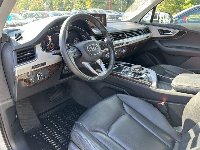 Photo of 2018 Glacier White Metallic Audi Q7