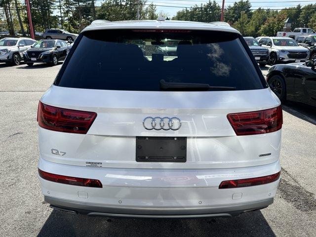 Photo of 2018 Glacier White Metallic Audi Q7