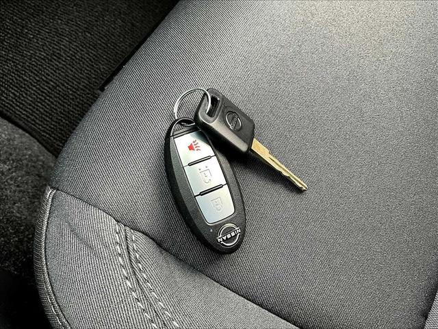 Photo of 2025 Gun Metallic Nissan Frontier
