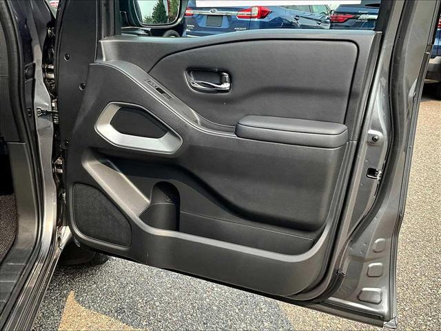 Photo of 2025 Gun Metallic Nissan Frontier