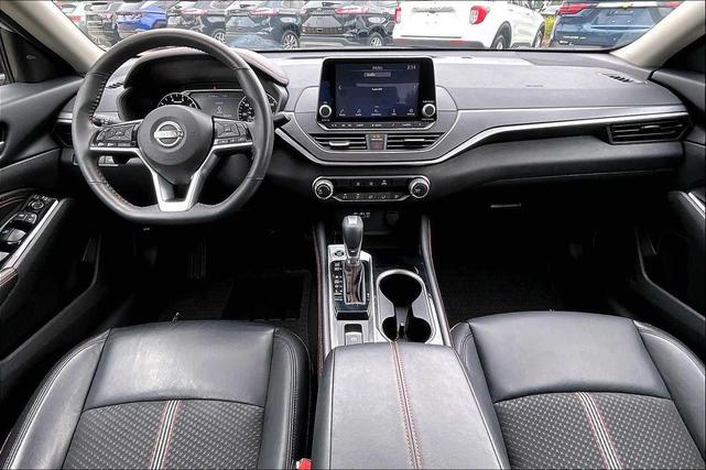 Photo of 2023 Gray Sky Pearl Nissan Altima