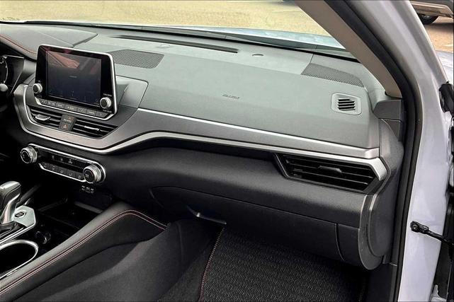 Photo of 2023 Gray Sky Pearl Nissan Altima