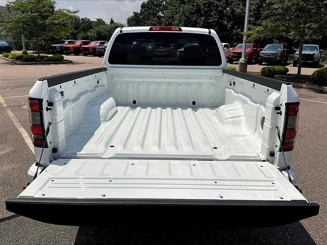 Photo of 2025 Glacier White Nissan Frontier