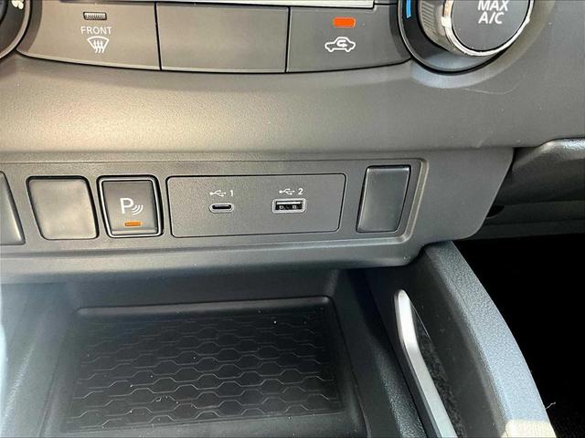 Photo of 2025 Glacier White Nissan Frontier