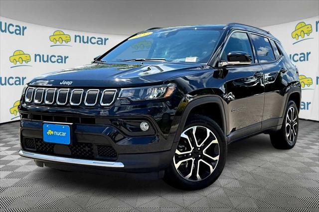 Photo of 2022 Diamond Black Crystal Pearlcoat Jeep Compass