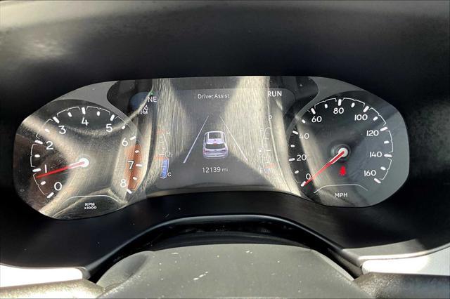 Photo of 2022 Diamond Black Crystal Pearlcoat Jeep Compass