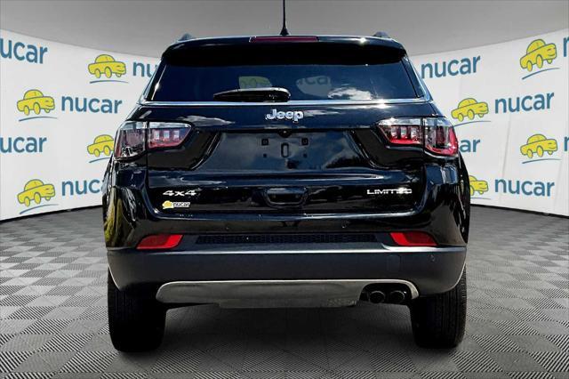Photo of 2022 Diamond Black Crystal Pearlcoat Jeep Compass