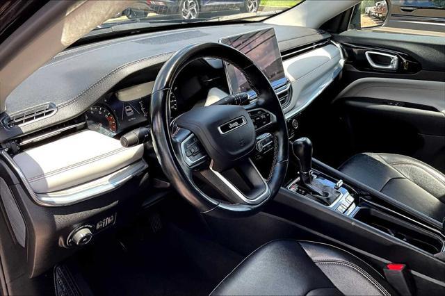 Photo of 2022 Diamond Black Crystal Pearlcoat Jeep Compass