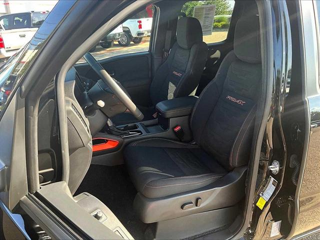 Photo of 2024 Super Black Nissan Frontier
