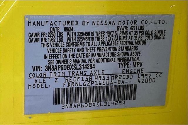 Photo of 2025 Yuzu Yellow Metallic/Super Black Nissan Kicks