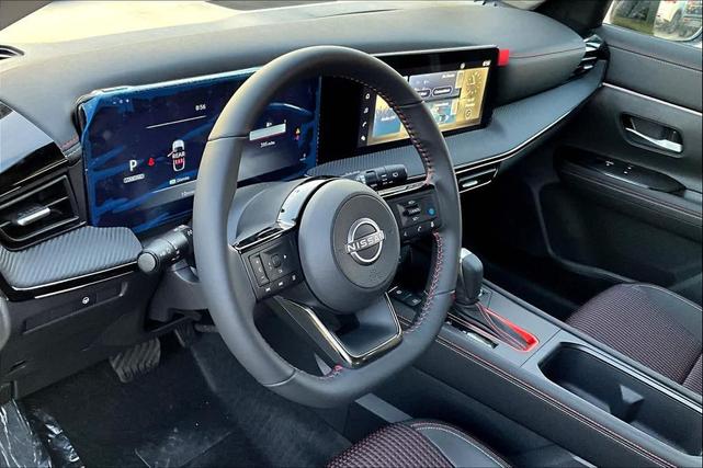 Photo of 2025 Yuzu Yellow Metallic/Super Black Nissan Kicks