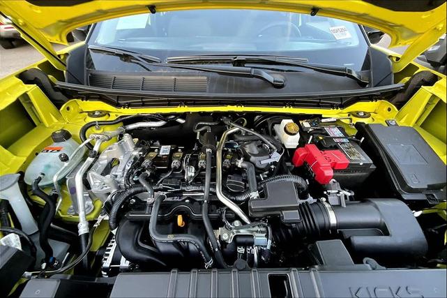 Photo of 2025 Yuzu Yellow Metallic/Super Black Nissan Kicks
