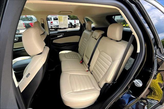 Photo of 2023 Agate Black Metallic Ford Edge