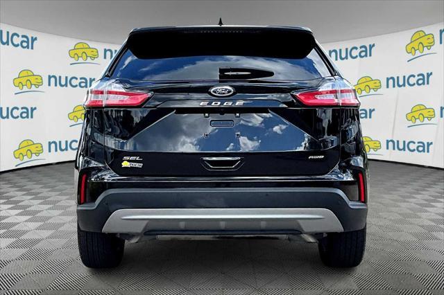 Photo of 2023 Agate Black Metallic Ford Edge