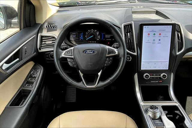Photo of 2023 Agate Black Metallic Ford Edge