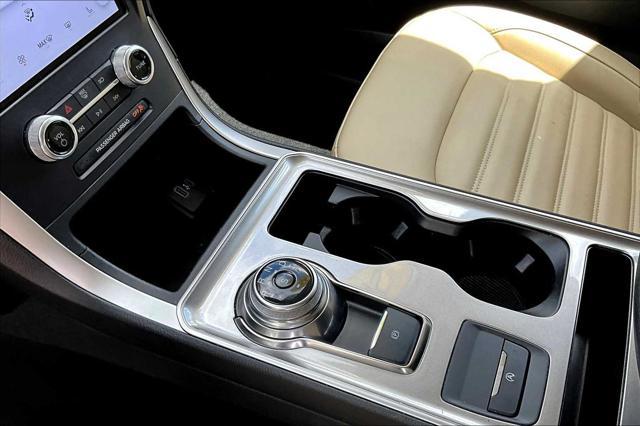 Photo of 2023 Agate Black Metallic Ford Edge