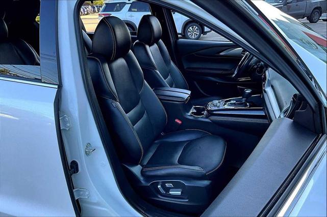 Photo of 2022 Snowflake White Pearl Mica Mazda CX-9
