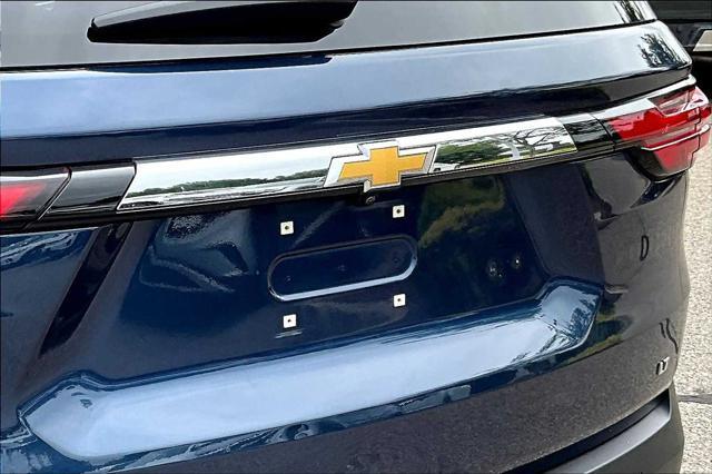 Photo of 2023 Northsky Blue Metallic Chevrolet Traverse