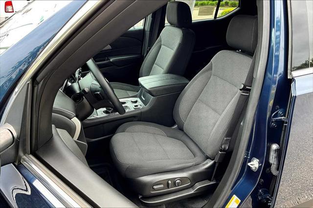 Photo of 2023 Northsky Blue Metallic Chevrolet Traverse
