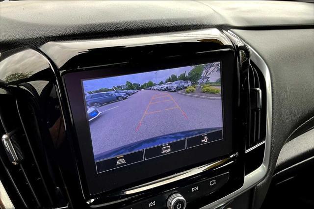 Photo of 2023 Northsky Blue Metallic Chevrolet Traverse