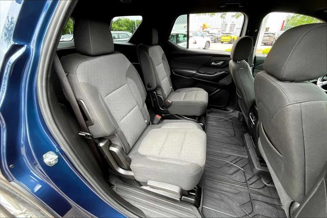 Photo of 2023 Northsky Blue Metallic Chevrolet Traverse