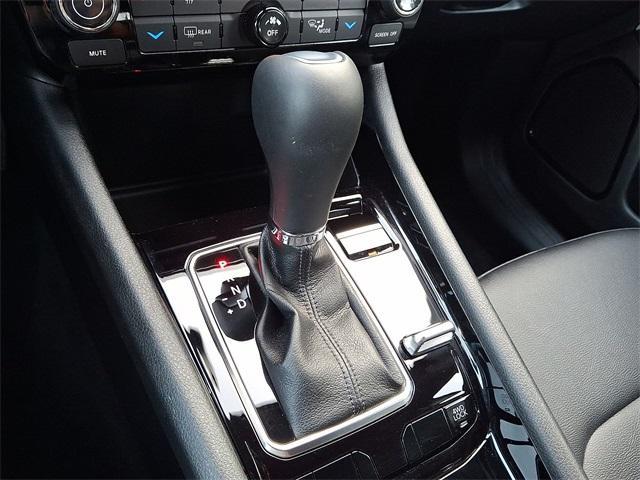 Photo of 2024 Bright White Clearcoat Jeep Compass